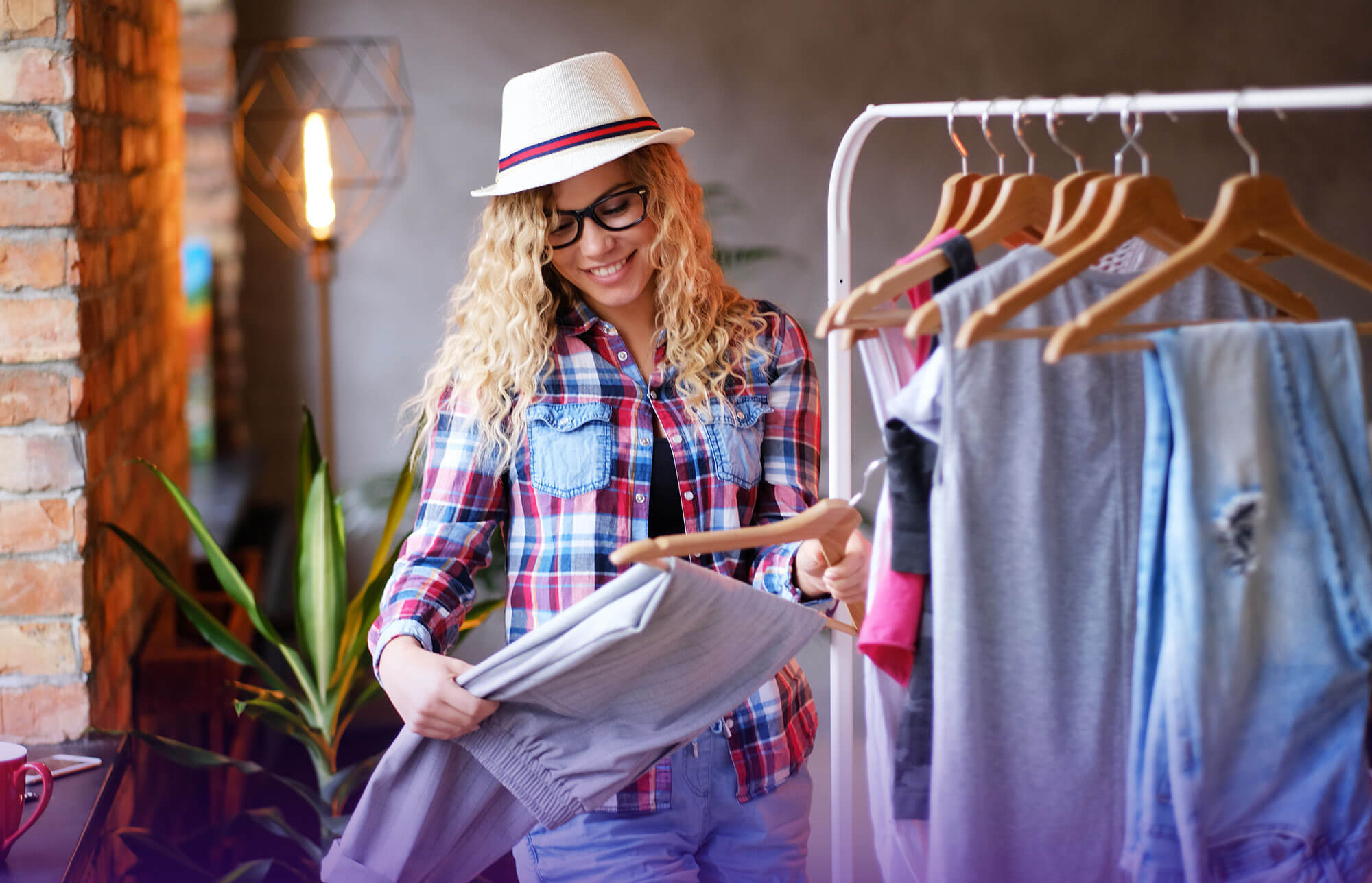 woman wardrobe planning spring - image